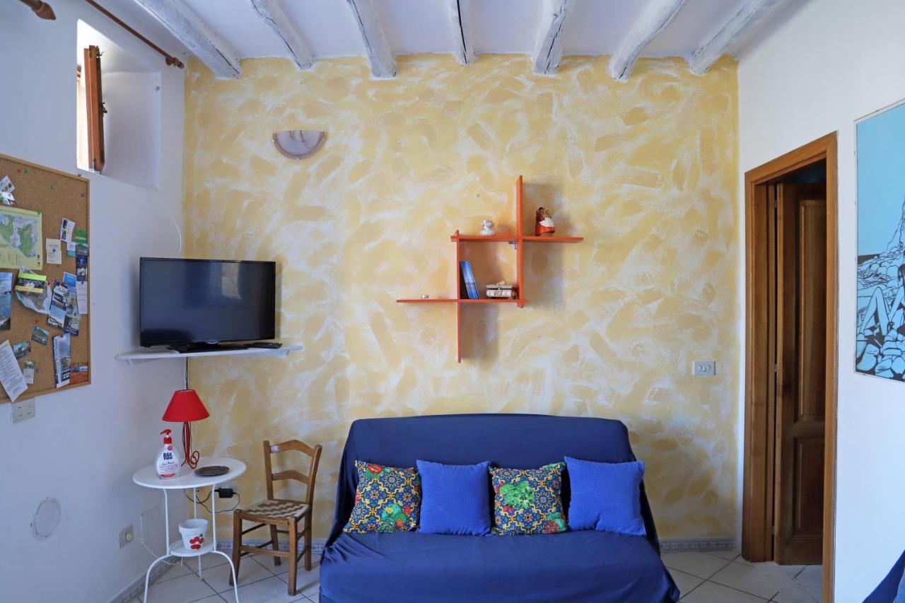 Casa Vacanze Lorenzo Villa Malfa  Exterior photo